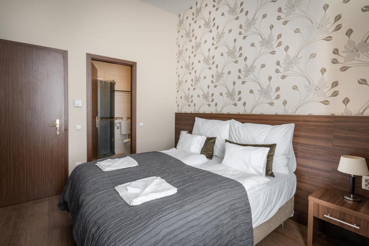 Elit Boutique Rooms- Best Location By Bqa Boedapest Buitenkant foto