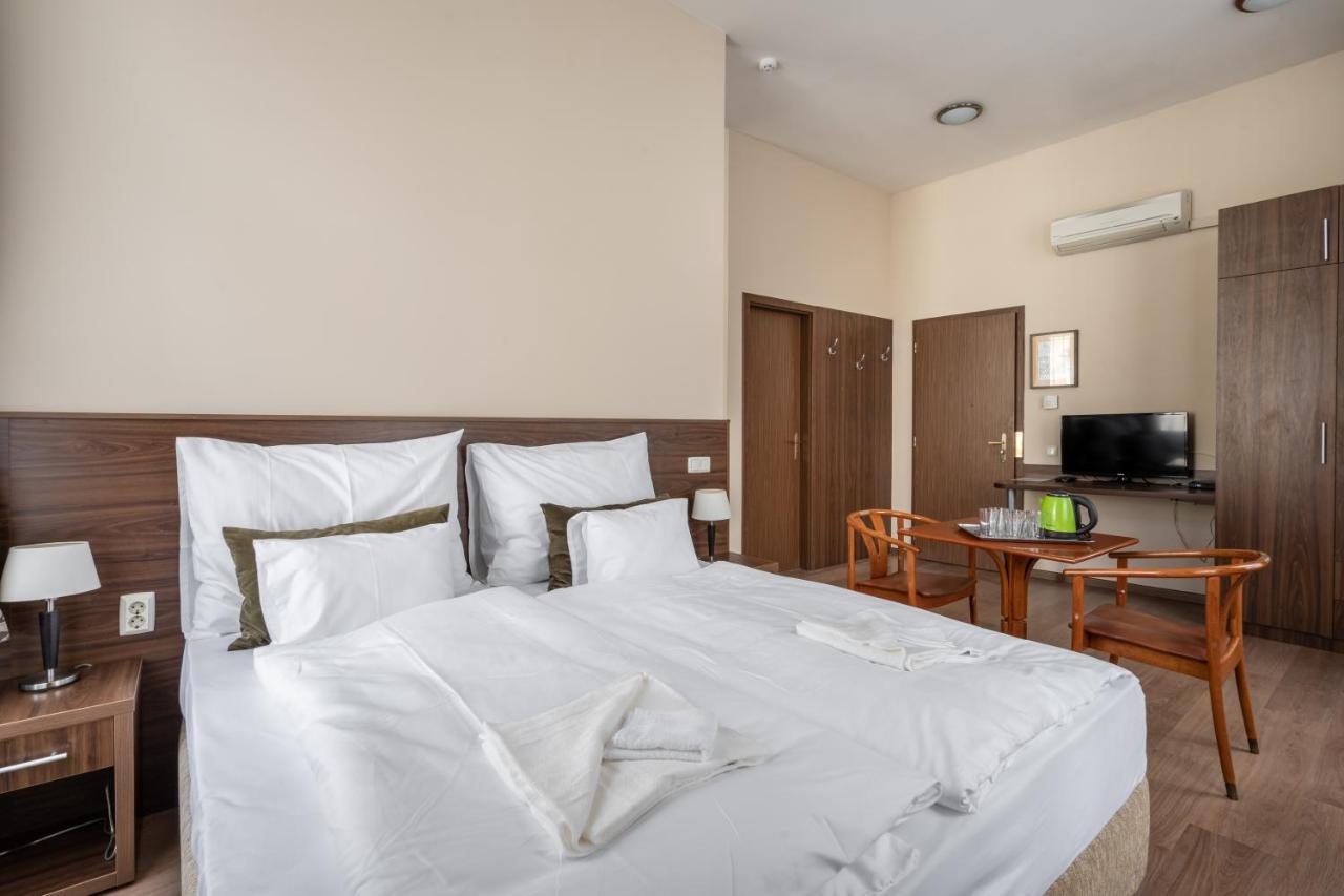 Elit Boutique Rooms- Best Location By Bqa Boedapest Buitenkant foto
